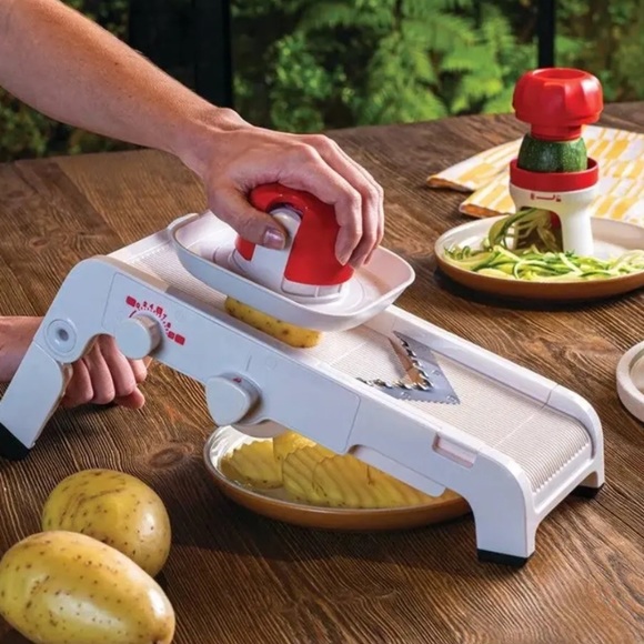 Tupperware Mandoline, Slice & Dice Chef Kitchen Time Savers - Picture 2 of 8